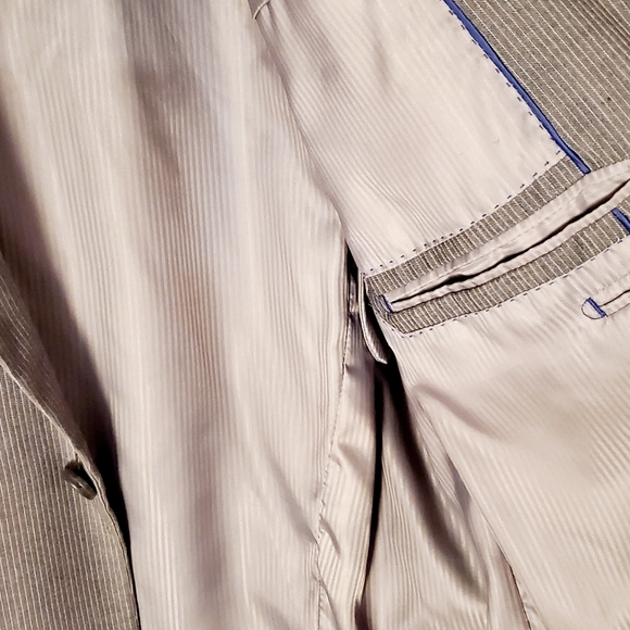 Gray pinstripe suit 44L 36x32 pant slim fit - Picture 3 of 9